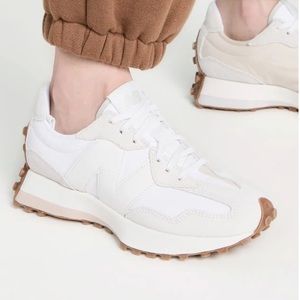 NEW New Balance Women’s 327 Sneakers Reflection/White